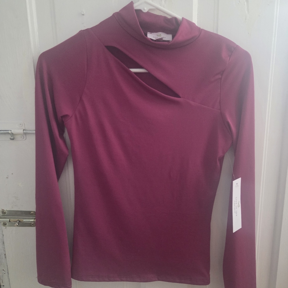 NWT Maroon Women's Cutout Long Sleeve Top Size M by Live In The Moment